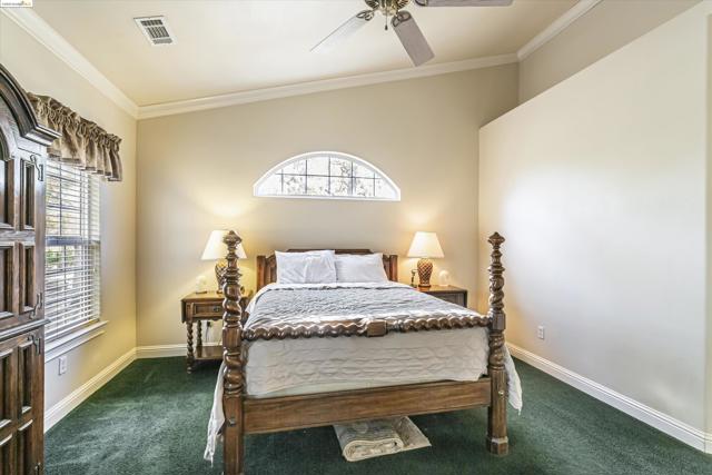 Image 19 of 40 For 8585 Whispering Oaks Rd