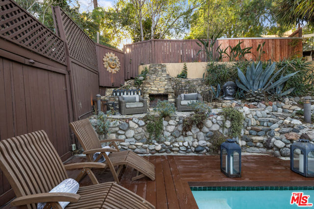 400 W Avenue 42 Avenue, Los Angeles CA: https://media.crmls.org/mediaz/1d24553a-00a8-4dc5-808a-632f4b569371.jpg