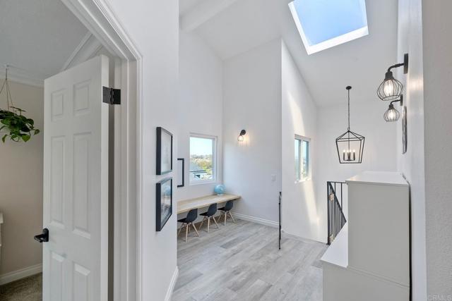 1782 E Pointe Avenue, Carlsbad CA: https://media.crmls.org/mediaz/1d24af88-2aa5-43fc-b503-dfcc2dd99fc0.jpg