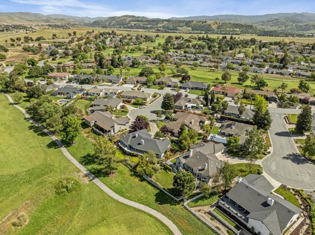 105 Louise Circle, Hollister CA: https://media.crmls.org/mediaz/1d24c4c9-c3ac-4cf3-aca8-43668980b47c.jpg