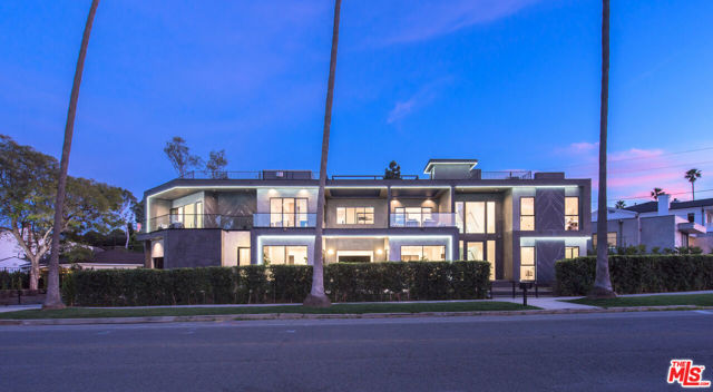 12720 Montana Avenue, Los Angeles CA: https://media.crmls.org/mediaz/1d24f860-0570-4dc3-ae67-f4d905841381.jpg
