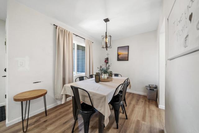 Image 4 of 34 For 2330 Di Foss Street