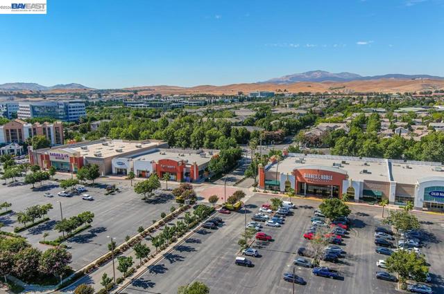 3651 Branding Iron Pl, Dublin CA: https://media.crmls.org/mediaz/1d25bbe5-e46b-4505-a797-e4adbaccd583.jpg