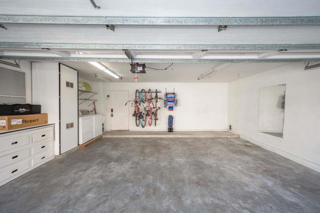 206 E E Oceanfront, Newport Beach CA: https://media.crmls.org/mediaz/1d25fbd9-03b2-4c60-9598-1b8730ad33ec.jpg