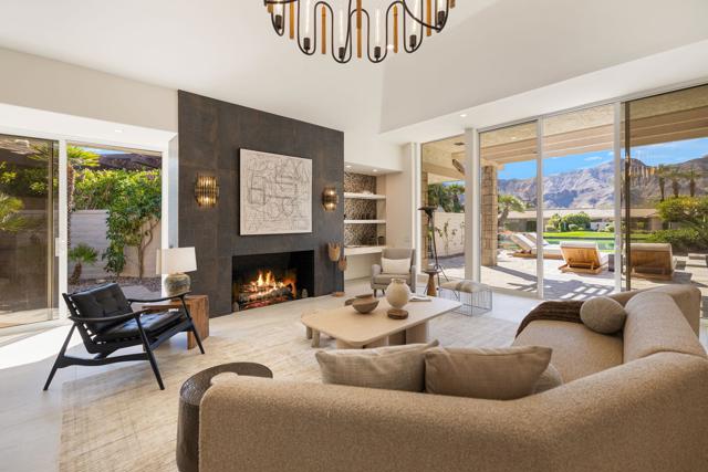 9 Regency Drive, Rancho Mirage CA: https://media.crmls.org/mediaz/1d262029-f957-42eb-b546-a83ab746559e.jpg
