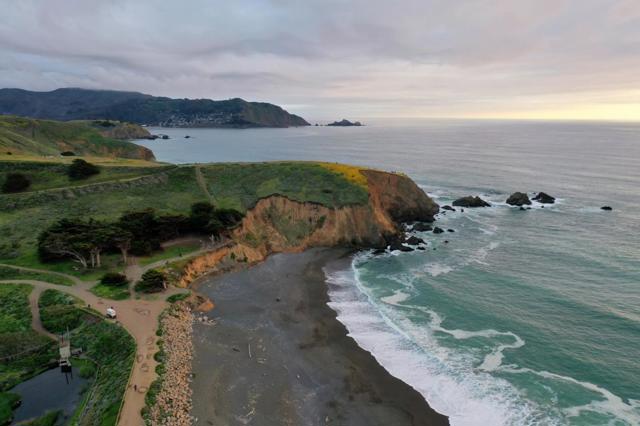 835 Fassler Avenue, Pacifica CA: https://media.crmls.org/mediaz/1d263cde-bce2-48b1-a6ed-4e3b03a934a9.jpg
