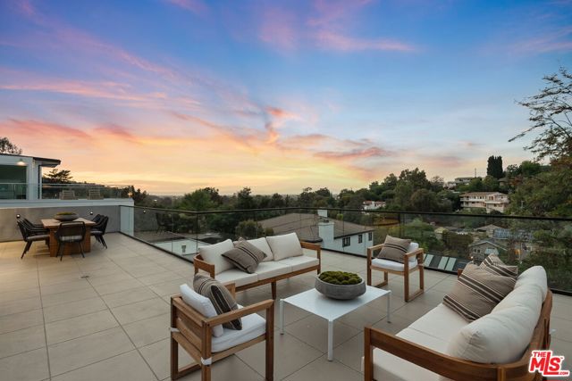 3670 Buena Park Drive, Studio City CA: https://media.crmls.org/mediaz/1d2679de-d769-4422-86e0-3e1d93ce991c.jpg