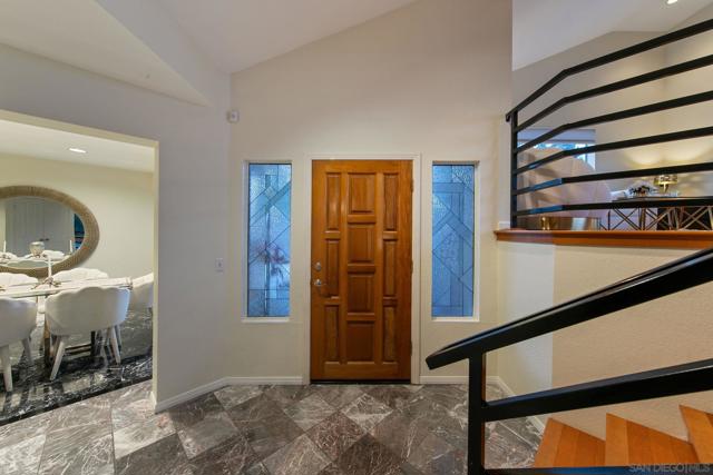 10164 Vivera Dr, La Mesa CA: https://media.crmls.org/mediaz/1d26fa36-1a97-4464-893a-cafc4944afc6.jpg