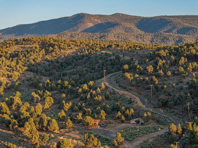 550 Eagle Ridge, Big Bear CA: https://media.crmls.org/mediaz/1d273942-decd-428e-a152-6e02ff7ae41e.jpg