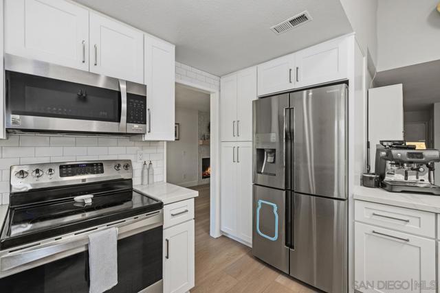 3116 Old Kettle Rd, San Diego CA: https://media.crmls.org/mediaz/1d28197e-caae-4f0b-ac49-8a90a5d547d4.jpg