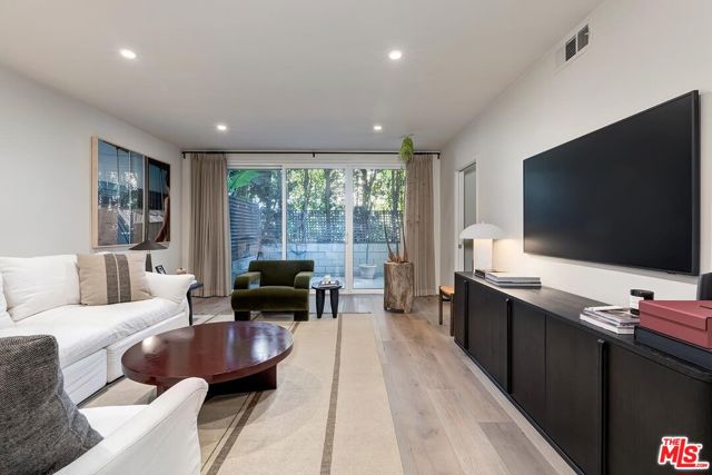 874 Hammond Street, West Hollywood CA: https://media.crmls.org/mediaz/1d2842b6-3985-4f8f-8c7c-5ba194a05a07.jpg