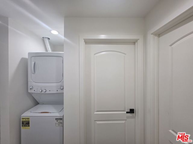 25226 Loytan Street, Torrance, California 90505, 2 Bedrooms Bedrooms, ,1 BathroomBathrooms,Residential Lease,Sold,Loytan,25614351