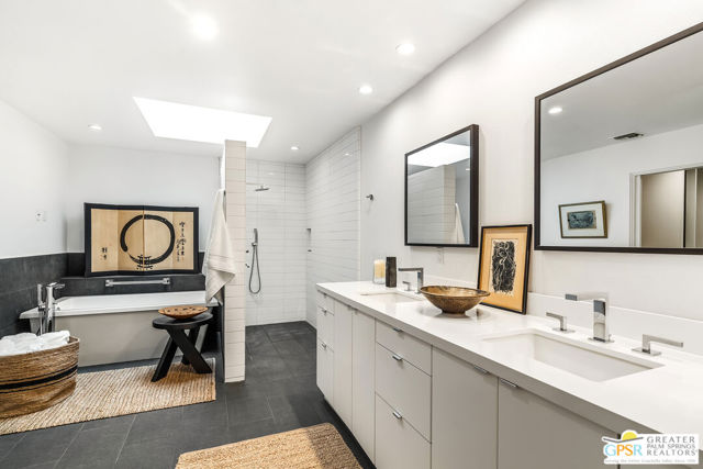 46 Princeton Drive, Rancho Mirage CA: https://media.crmls.org/mediaz/1d28fa41-3ce6-47d2-9215-4457a95b05b9.jpg