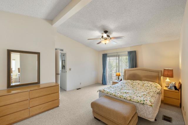 2010 W San Marcos Blvd, San Marcos CA: https://media.crmls.org/mediaz/1d293d8e-9323-4ac5-b1ff-65d7b2b529ee.jpg
