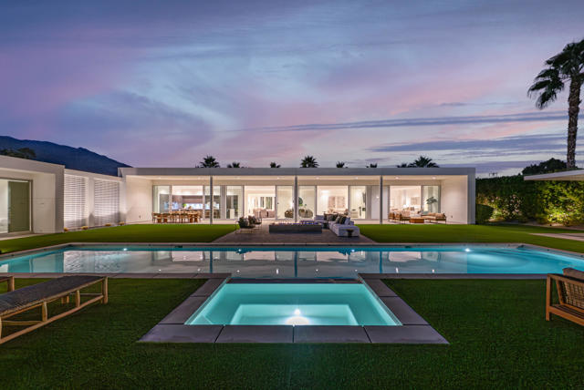 3088 Linea Terrace, Palm Springs CA: https://media.crmls.org/mediaz/1d297198-67d6-4839-a91b-49b090446dff.jpg