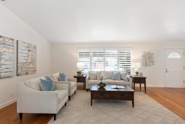 1163 Lomitas Ave, Livermore CA: https://media.crmls.org/mediaz/1d29ddfb-e775-4f0f-b663-555f34637753.jpg