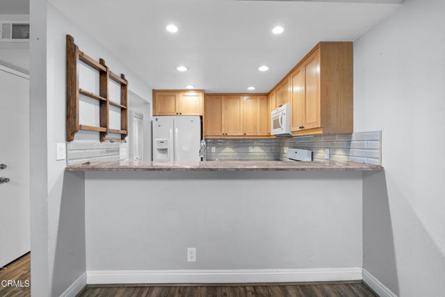 Detail Gallery Image 7 of 34 For 8983 Aberdare St, Ventura,  CA 93004 - 2 Beds | 2 Baths