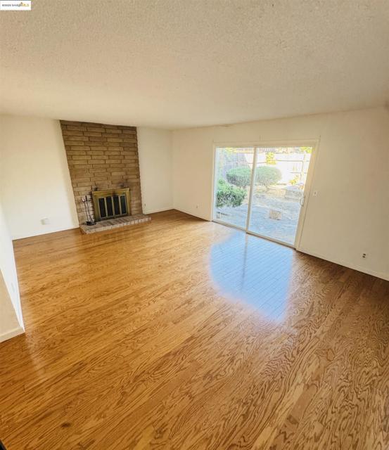 27 Barkley Court, Vallejo CA: https://media.crmls.org/mediaz/1d2b6627-3626-4874-8048-10d21c45cbe7.jpg