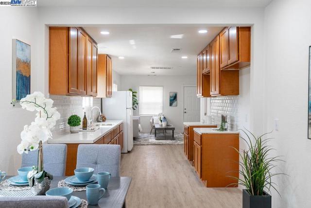 4733 E Washington St, Stockton CA: https://media.crmls.org/mediaz/1d2b9e0c-cfbc-4afa-ab71-2824155182d4.jpg