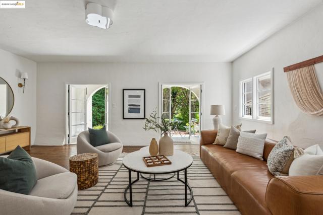 356 Mountain Avenue, Piedmont CA: https://media.crmls.org/mediaz/1d2c6623-a088-4af4-8317-553e19ef3045.jpg