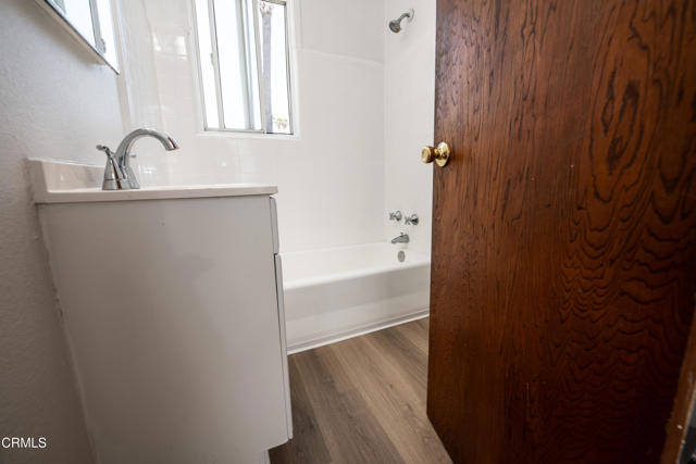 2256 Pierpont Boulevard, Ventura CA: https://media.crmls.org/mediaz/1d2d5df9-d6ff-49ea-99b4-92029b8f7433.jpg