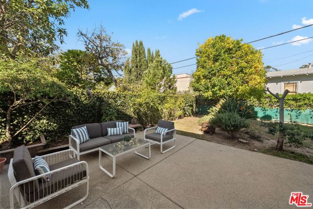 4224 Madison Avenue, Culver City CA: https://media.crmls.org/mediaz/1d2dca17-939c-4bd8-9d12-7ba2b54963f6.jpg