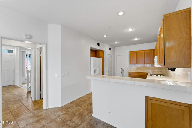 Detail Gallery Image 13 of 42 For 11805 San Tropez Pl, Moorpark,  CA 93021 - 3 Beds | 2/1 Baths