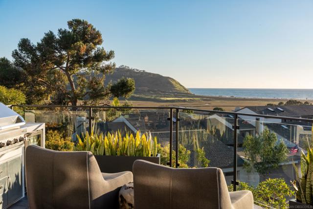 12994 Via Esperia, Del Mar CA: https://media.crmls.org/mediaz/1d2e989f-1522-479a-b360-d1a6f2e8b923.jpg