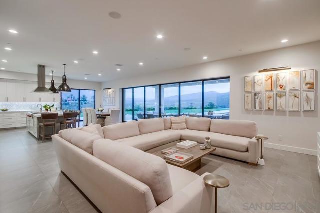 2885 Gate Three Place, Chula Vista CA: https://media.crmls.org/mediaz/1d2efad6-8e31-43d4-9e0e-19e33d7ccf16.jpg