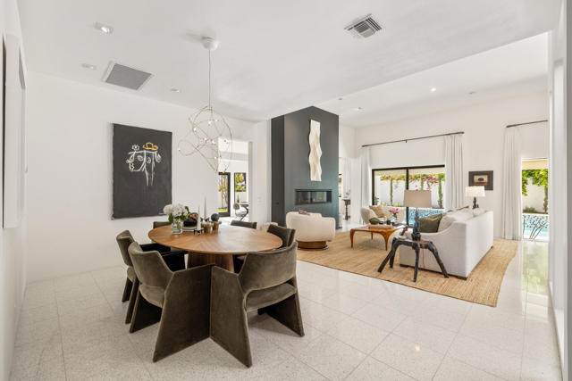 75465 Montecito Drive, Indian Wells CA: https://media.crmls.org/mediaz/1d2fa20d-12ab-4859-8339-726af2ca625f.jpg