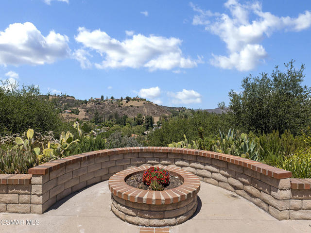 2031 Channelford Road, Westlake Village CA: https://media.crmls.org/mediaz/1d2fa821-a4f0-43ac-aa59-39c81ec8d703.jpg