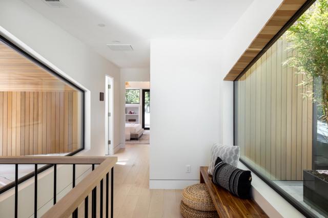 596 Franklin Street, Mountain View CA: https://media.crmls.org/mediaz/1d2fe71c-36b9-4d89-af97-ef67c84a6322.jpg