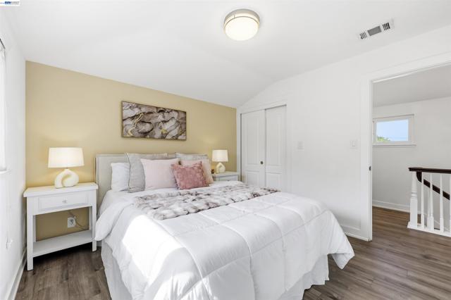 11593 Ladera Ct, Dublin CA: https://media.crmls.org/mediaz/1d2fe74b-22b8-4200-9fbc-74822992f8d9.jpg