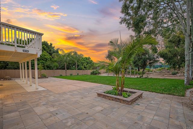 Detail Gallery Image 7 of 28 For 325 Santa Helena Dr, Solana Beach,  CA 92075 - 6 Beds | 4 Baths