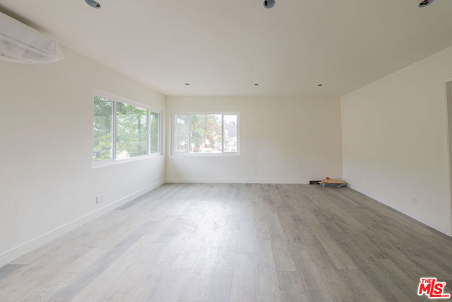 10039 Haines Canyon Avenue, Tujunga CA: https://media.crmls.org/mediaz/1d3031a4-3079-4619-be1b-d7607079a132.jpg