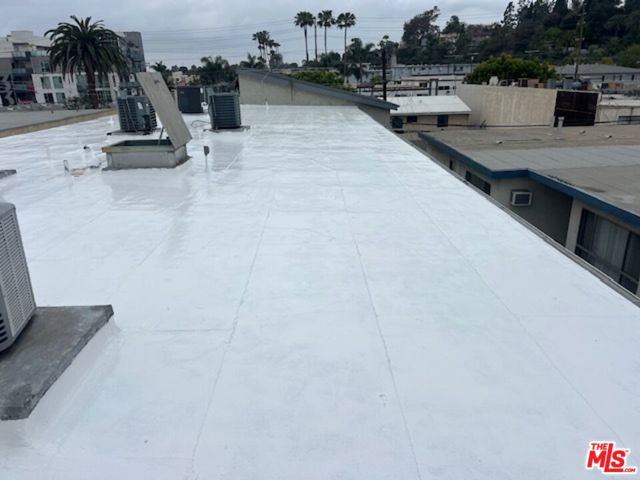 3321 Keystone Avenue, Los Angeles CA: https://media.crmls.org/mediaz/1d305267-b7ea-42d3-a307-a948f4bd4300.jpg