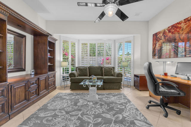 5 Stanford Drive, Rancho Mirage CA: https://media.crmls.org/mediaz/1d30bf7e-f15f-4627-b71c-f47d0d6c2c1d.jpg