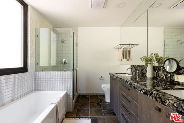 2806 Sunday Trail, Los Angeles CA: https://media.crmls.org/mediaz/1d30c9fb-de75-4129-9e63-8760b7556b27.jpg