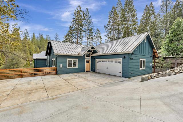 20244 Lower Skyridge Dr, Groveland CA: https://media.crmls.org/mediaz/1d310ac1-5eed-4ff7-84f1-093319b2617e.jpg