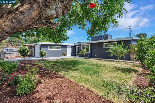 259 Los Altos Pl, American Canyon CA: https://media.crmls.org/mediaz/1d3122a6-b337-42c5-9f32-c49f36b9f103.jpg