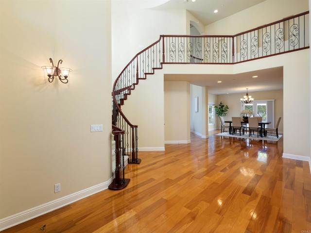 2535 San Clemente Avenue, Vista CA: https://media.crmls.org/mediaz/1d3151f6-1bd8-446a-b913-ef4d35eeab4a.jpg