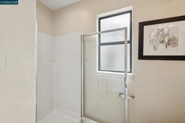 68 Mozden Ln, Pleasant Hill CA: https://media.crmls.org/mediaz/1d31585e-5ff9-491b-8b70-2b4473fb0cd2.jpg