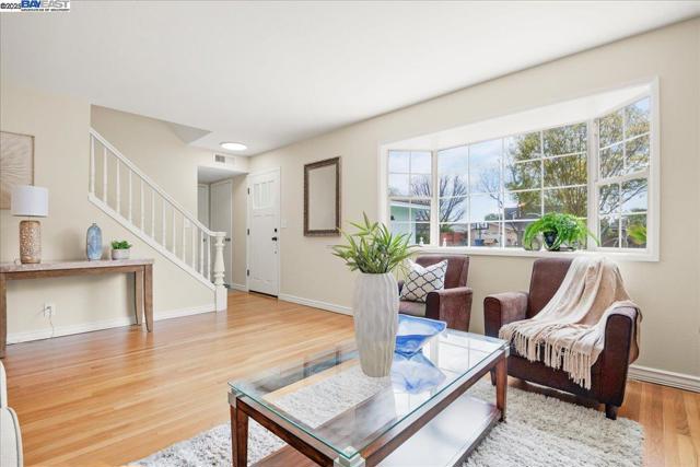 7551 Buckeye Pl, Newark CA: https://media.crmls.org/mediaz/1d31ed50-020d-4a51-828d-29a9daa48e51.jpg