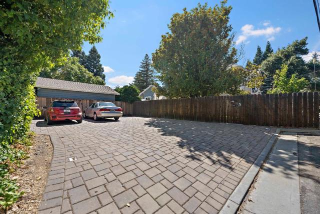 256 Los Gatos Boulevard, Los Gatos CA: https://media.crmls.org/mediaz/1d324e55-6ce4-4e7e-a93c-61cda57926df.jpg