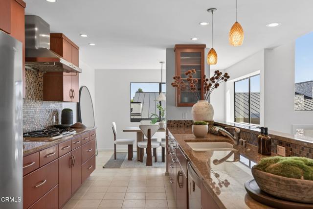 Detail Gallery Image 17 of 36 For 6110 Cobblestone Dr, Ventura,  CA 93003 - 4 Beds | 2/1 Baths