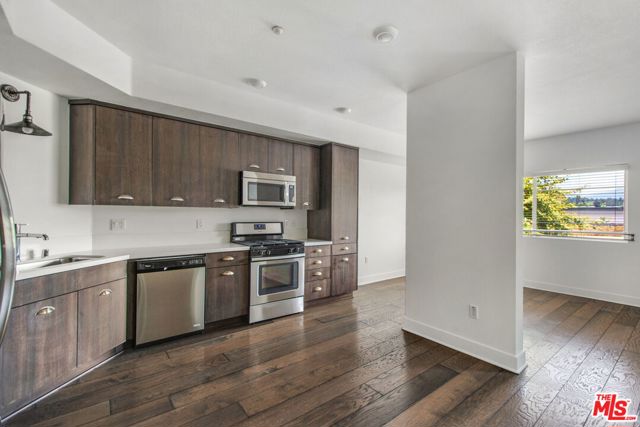 2974 Ripple Place, Los Angeles CA: https://media.crmls.org/mediaz/1d328247-1cb2-426b-8cfa-8cf1876e6e67.jpg