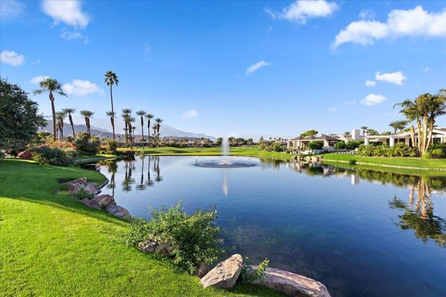 2 Deerfield Court, Rancho Mirage CA: https://media.crmls.org/mediaz/1d32a0a2-8e08-4eb7-abbb-3b91f89b0902.jpg