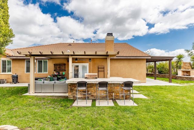 25111 Cedar Ridge Court, Wildomar CA: https://media.crmls.org/mediaz/1d331566-e870-40b8-a379-04f2405759bc.jpg