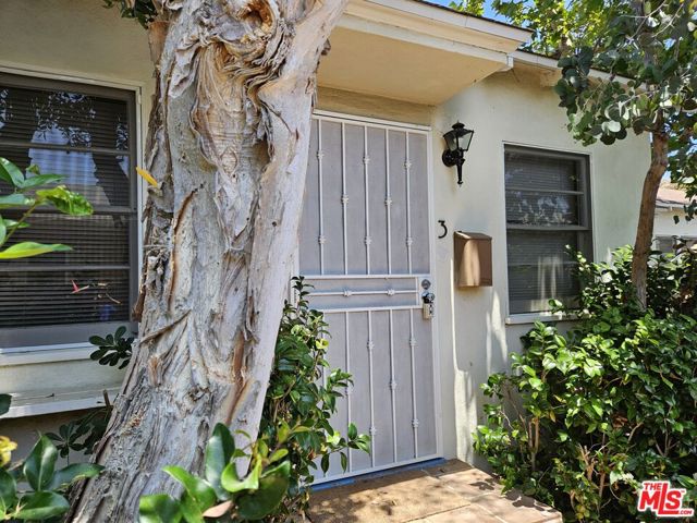 2446 20th Street, Santa Monica, California 90405, 1 Bedroom Bedrooms, ,1 BathroomBathrooms,Condominium,For Sale,20th,24404331