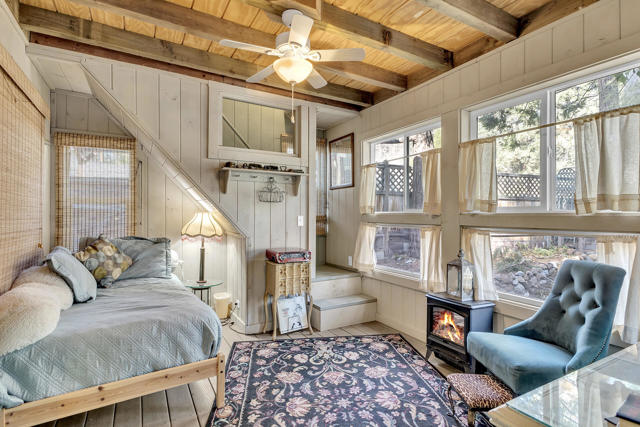 25585 Alderwood St Street, Idyllwild CA: https://media.crmls.org/mediaz/1d341074-8b3f-4538-9cb6-d41b3ef5338b.jpg